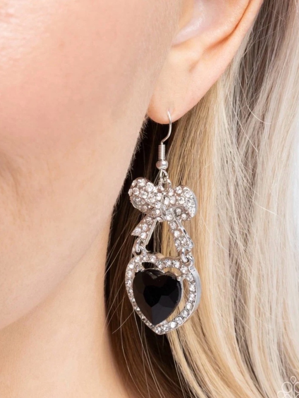 Paparazzi Earring ~ Adorable Allure Black